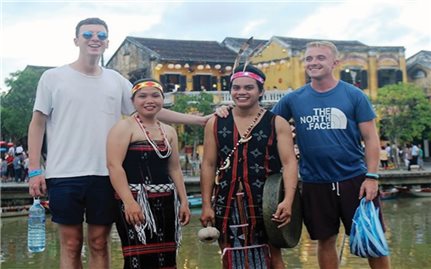 Vang mãi tiếng chiêng Mường Thàng