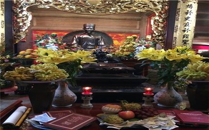 Đặt tiền lẻ khi đi lễ đền, chùa: Rẻ rúng hay vô lễ với Thần Phật?