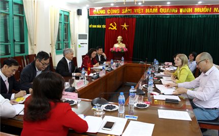 Bộ trưởng, Chủ nhiệm Đỗ Văn Chiến làm việc với Bà Réachbha FitzGerald - Phó Ban Phát triển Đại sứ quán Ai Len tại Việt Nam