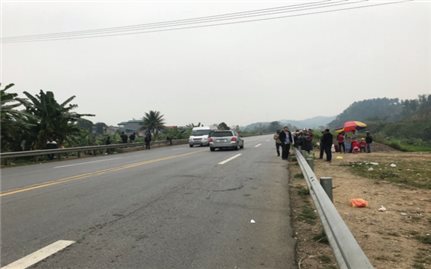Nguy cơ mất an toàn giao thông trên đường cao tốc: Nội Bài-Lào Cai
