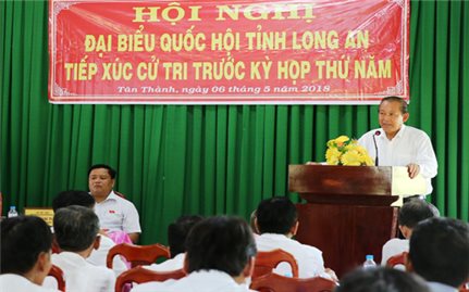 Phó Thủ tướng Trương Hòa Bình tiếp xúc cử tri tại Long An