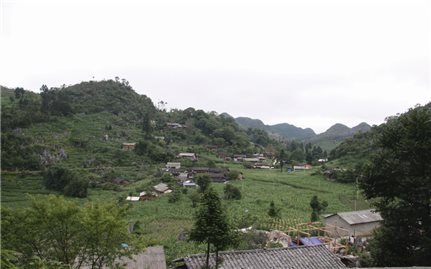 Xây dựng nhà văn hóa tại vùng cao núi đá Hà Giang: “Một mặt bằng bằng năm căn nhà”