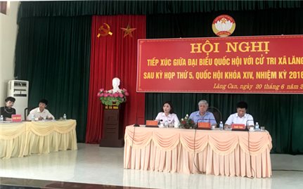 Bộ trưởng, Chủ nhiệm Đỗ Văn Chiến tiếp xúc cử tri tỉnh Tuyên Quang