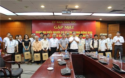 Ủy ban Dân tộc: Gặp mặt đoàn đại biểu Người có uy tín trong đồng bào DTTS tỉnh Thừa Thiên-Huế