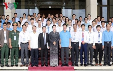 Công nhân, người lao động phải là chiến sỹ trên mặt trận sản xuất