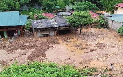 Nhiều thiệt hại về người và tài sản tại các địa phương do mưa lũ