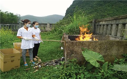 Quảng Trị: Nguy cơ tiềm ẩn từ xử lý rác thải y tế thủ công