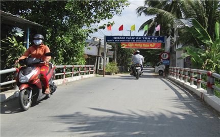 Người tình nguyện xây hàng chục cây cầu