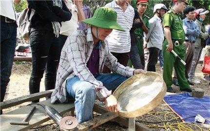 Đúc chiêng trong không gian văn hóa cồng chiêng