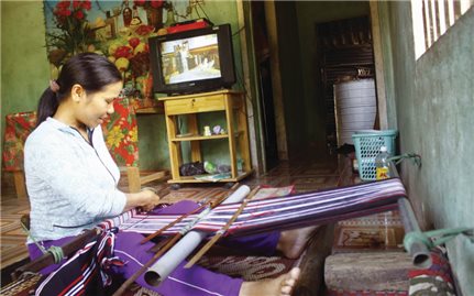 Nghề dệt thổ cẩm truyền thống của người Hrê