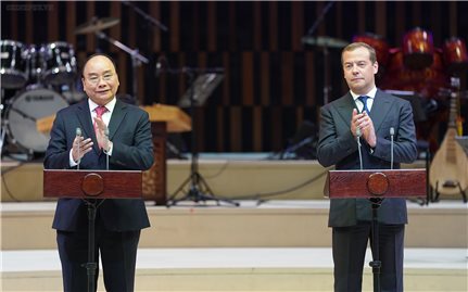 Thủ tướng Việt Nam và Nga dự lễ khai mạc “Năm chéo”