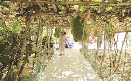 Khi làng nghề kết hợp làm du lịch cộng đồng