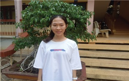 Cô học trò dân tộc Thái vượt khó học giỏi