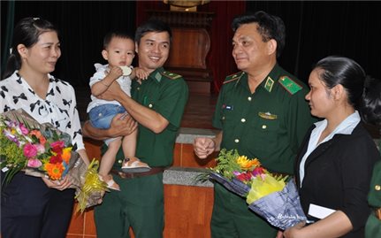 Hạnh phúc đến từ “Quỹ hiếm muộn” Bộ đội Biên phòng