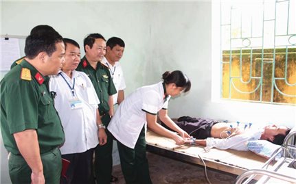 Những bác sĩ nặng lòng với bà con dân bản