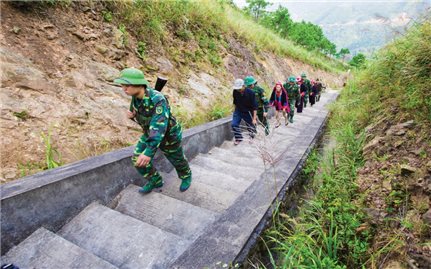 Thoát nghèo nhờ tham gia bảo vệ rừng