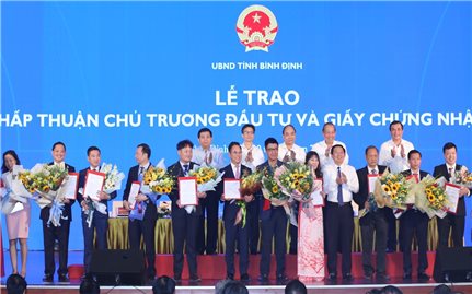 Thủ tướng Nguyễn Xuân Phúc: Khu vực miền Trung phải là nơi “đất lành chim đậu”