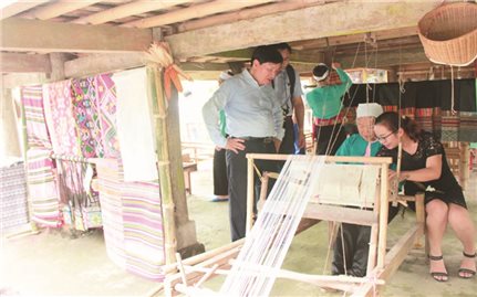 Về thăm Lũy Ải