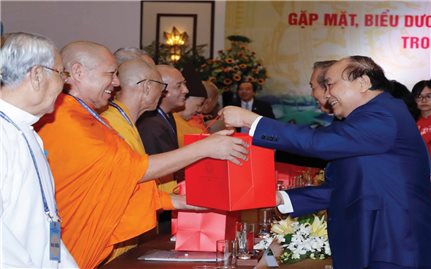 Thủ tướng Nguyễn Xuân Phúc: Tôn giáo ở Việt Nam thực sự là một nguồn lực quan trọng