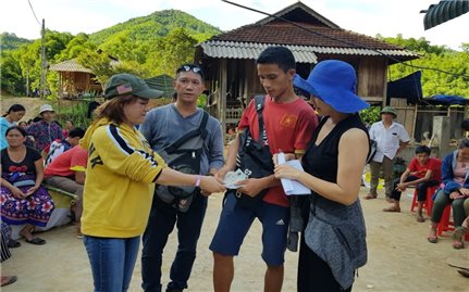 Nhiều bạn đọc báo Dân tộc và Phát triển hỗ trợ đồng bào vùng lũ Thanh Hóa