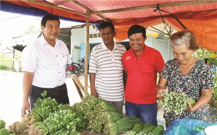 Ông Trương Tấn Lâm xây dựng khối đoàn kết phum sóc
