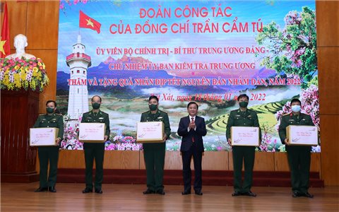 Đồng chí Trần Cẩm Tú thăm, chúc Tết tại tỉnh Lào Cai