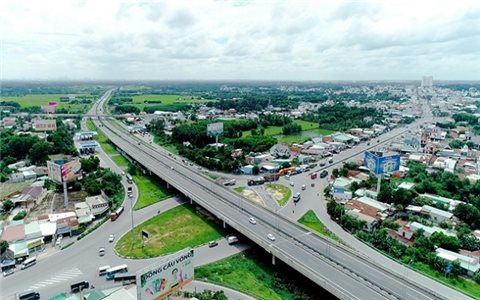 Chính phủ yêu cầu các địa phương hoàn thiện thủ tục cam kết vốn ngân sách tham gia 3 dự án đường cao tốc