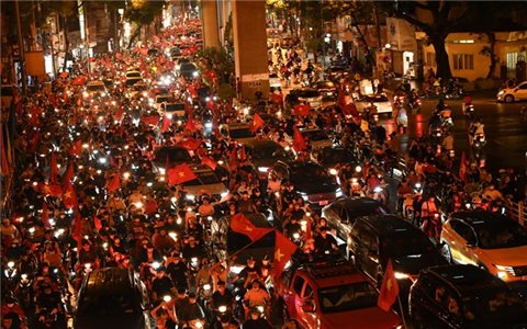 Hàng triệu cổ động viên cả nước xuống đường mừng chiến thắng của U23 Việt Nam
