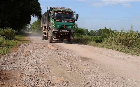 Bắc Giang: Kiên quyết xử lý xe quá tải trọng lưu thông trên đê