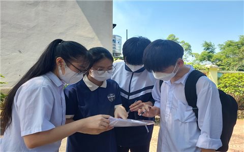 Quảng Ninh: Những thí sinh đầu tiên trên toàn quốc bước vào Kỳ thi tuyển sinh lớp 10