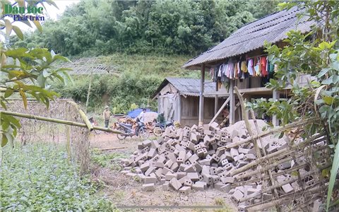 Xã biên giới Lóng Sập chung tay xoá nhà tạm cho các hộ nghèo