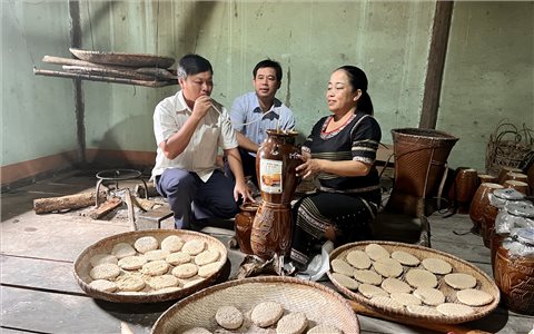 Gia Lai: Hỗ trợ nâng cao giá trị sản phẩm rượu ghè truyền thống của người Ba Na