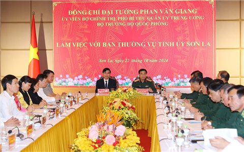 Đại tướng Phan Văn Giang làm việc với Ban Thường vụ Tỉnh ủy Sơn La