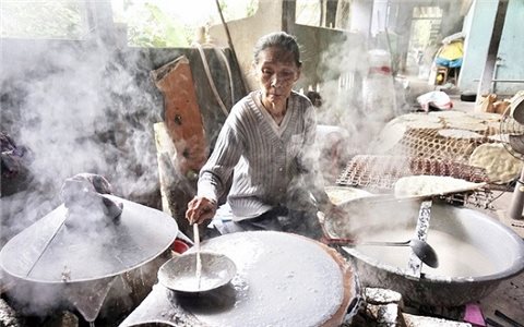 Nghề làm bánh tráng Túy Loan trở thành Di sản văn hóa phi vật thể Quốc gia