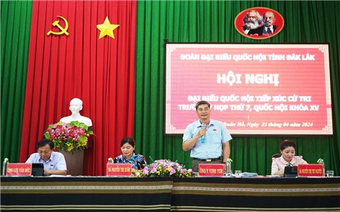 Thứ trưởng, Phó Chủ nhiệm Y Vinh Tơr tiếp xúc cử tri tại huyện Krông Năng và thị xã Buôn Hồ