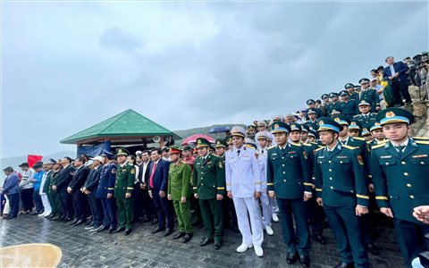 Phú Yên: Tổ chức Lễ chào cờ đầu năm mới tại Mũi Điện