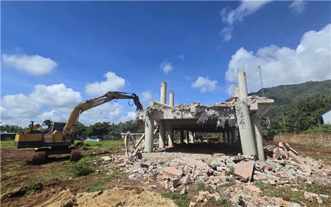 Gia Lai: Phá dỡ nhà rông bê tông làng Ia Gri dưới chân núi lửa