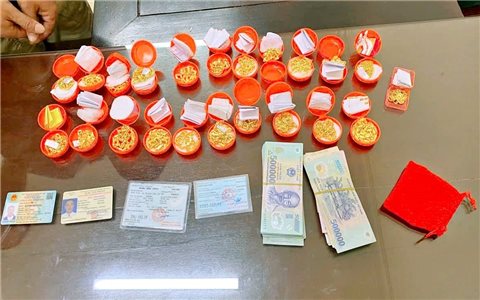 Bắt nhóm bán vàng giả lừa đảo hàng chục cửa hàng trên cả nước
