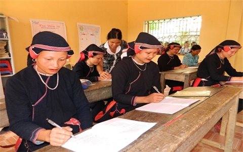 Thống nhất đầu mối công nhận phổ cập, xóa mù chữ