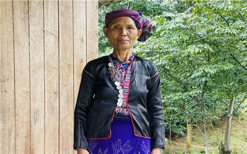 Giữ bản sắc văn hóa qua từng đường kim, mũi chỉ