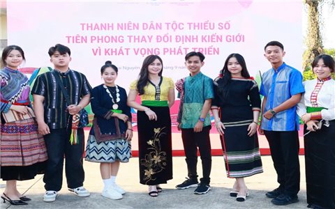 Từ bản làng gửi đến nghị trường Quốc hội: Tốt nghiệp loại giỏi vẫn thất nghiệp (Bài 4)