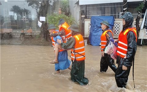 Đà Nẵng: Kịp thời đưa 3 người bị thương ở vùng lũ đến bệnh viện