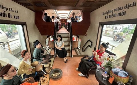 Du lịch mới: Kể chuyện trên đường ray