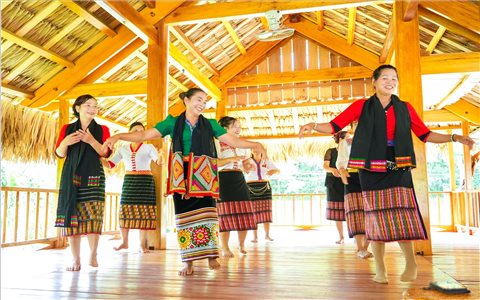 Gìn giữ và phát huy mạch nguồn văn hóa xứ Nghệ