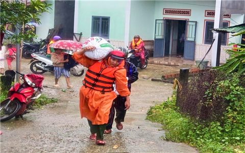 Mưa lũ tiếp tục làm nhiều thôn ở các xã vùng núi phía Tây tỉnh Quảng Ngãi bị cô lập