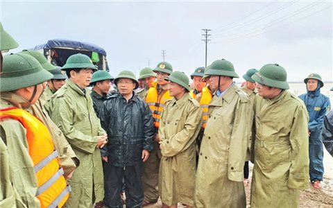 Ứng phó với mưa lũ: Bảo đảm an toàn tính mạng của người dân lên trên hết, trước hết