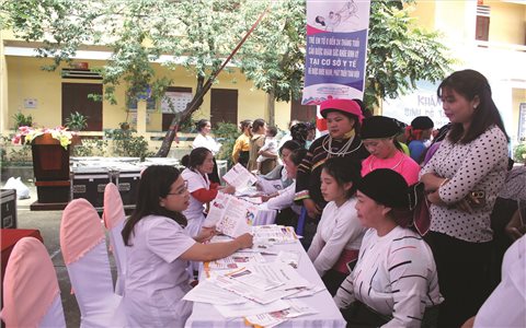 "Phát triển tầm vóc - Ươm mầm tương lai cho trẻ em dân tộc thiểu số"