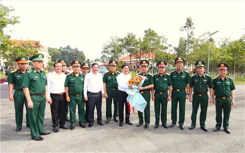 Đại tướng Phan Văn Giang thăm và làm việc với Sư đoàn 5, Quân khu 7