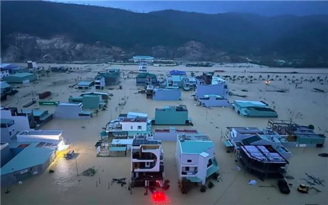 Lụt lịch sử, hàng nghìn hộ dân Gia Lai chìm trong biển nước