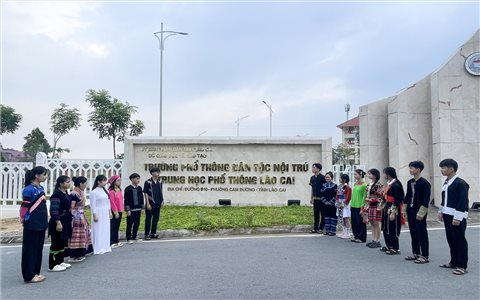 Ưu tiên đầu tư giáo dục vùng cao, vùng đồng bào DTTS